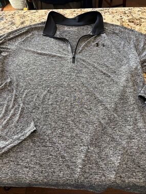 Under Armour Men’s Heather Gray Quarter-Zip Pullover
